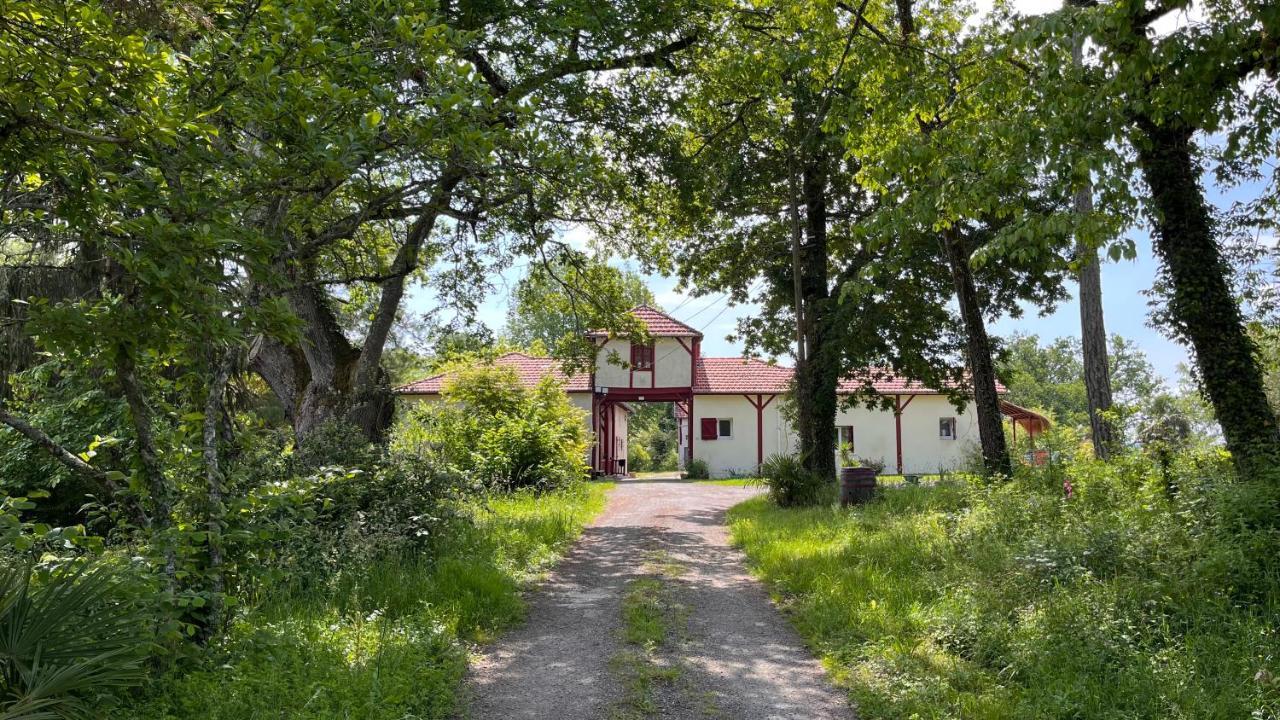 Vila Metairie De Moutiques Cazaubon Exteriér fotografie